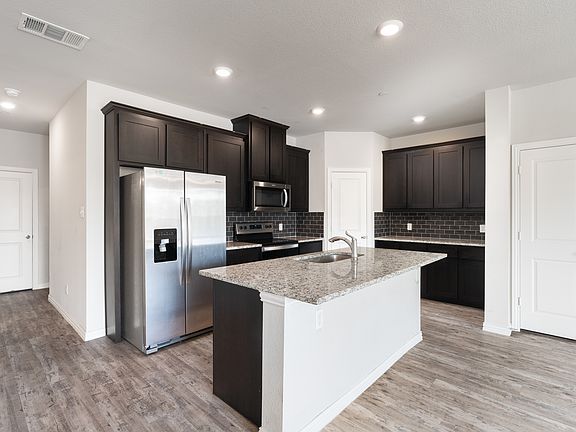 4th image of 3061 Solana Cir