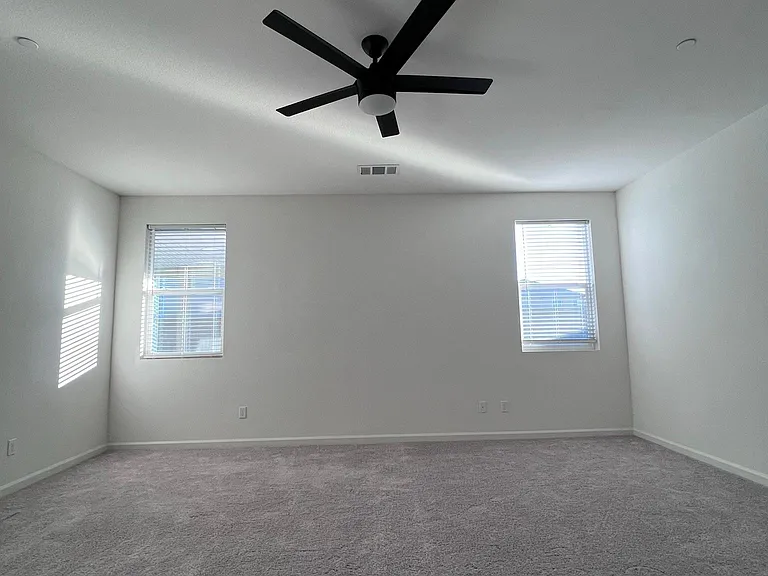 1400 Van Zee Dr — Photo 34