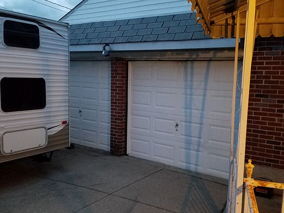 2 Car Garage