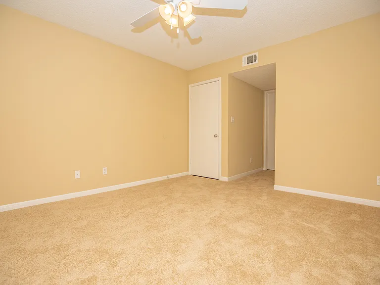 Eagles Landing — Photo 5