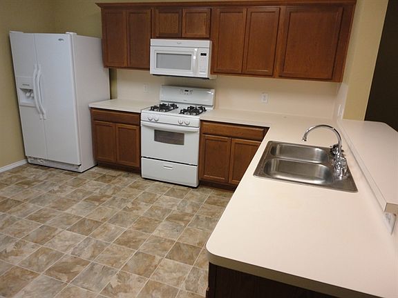 5th image of 609 Stirrup Bar Dr