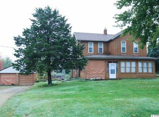 3172 W 32nd St, Dubuque, IA 52001