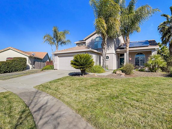 2nd image of 1225 Plumas Links St