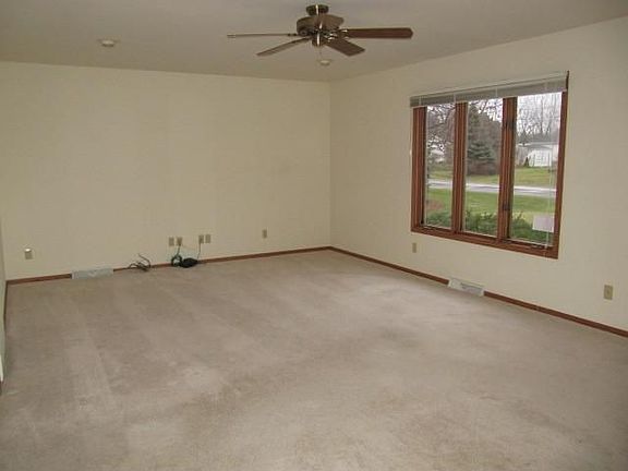 5th image of 5908 Garden Grove Dr