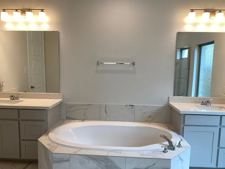 1702 Swayback Ln — Photo 26