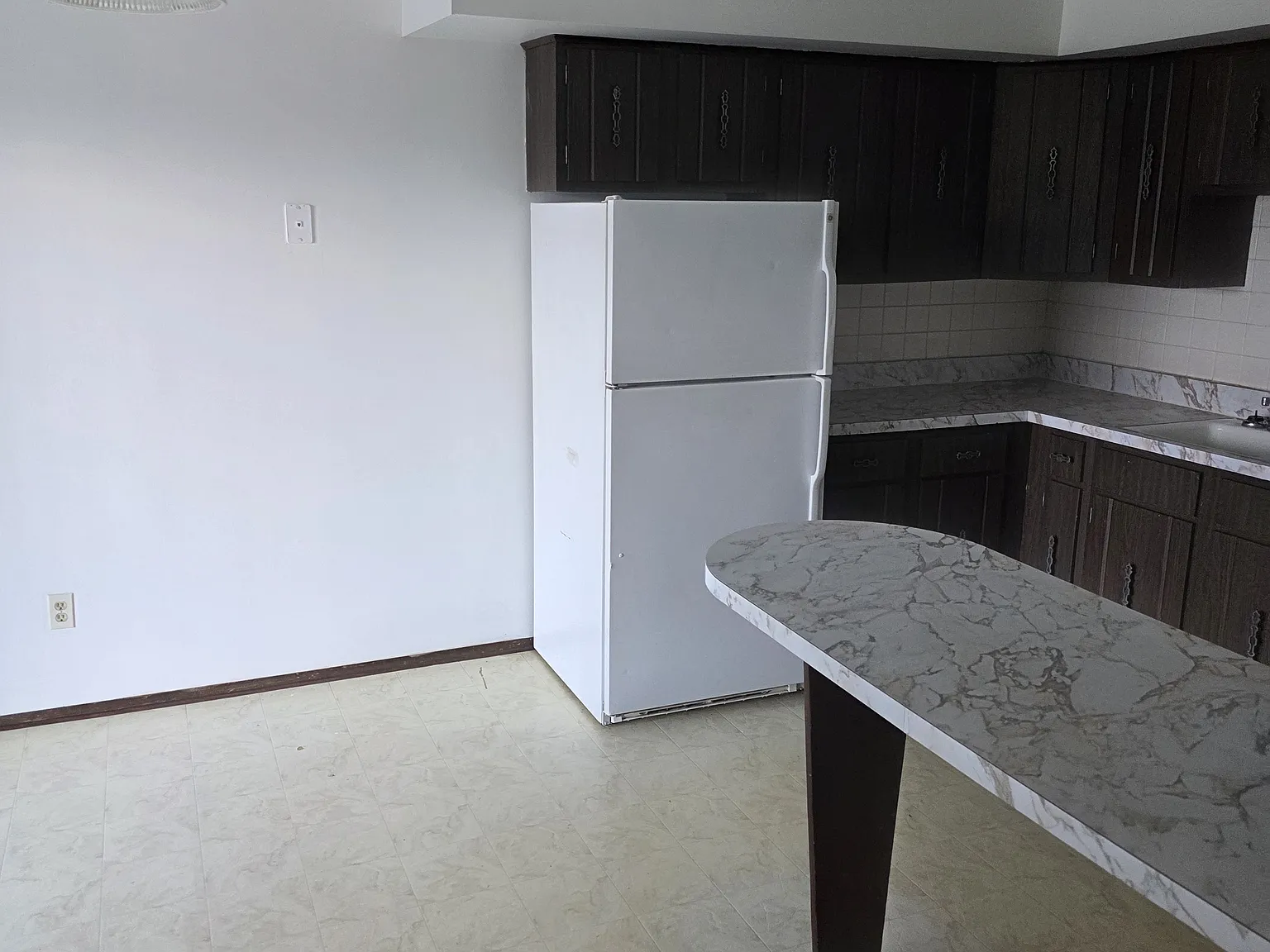 2 bed, 1025 sqft, $1,595 — Photo 1