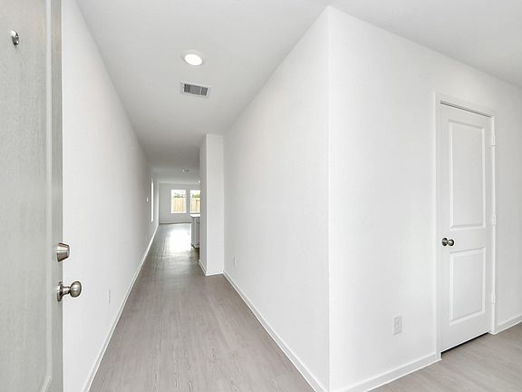 5th image of 1306 Charlotte Way