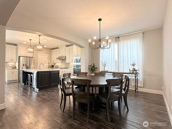 3rd image of 885 N Squire Drive