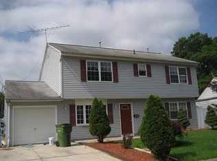 27 Brookville Rd, Edison, NJ 08817
