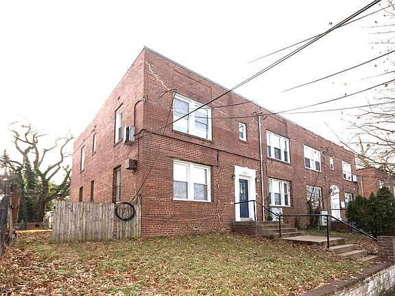 2nd image of 3217 Dubois Pl SE APT 3