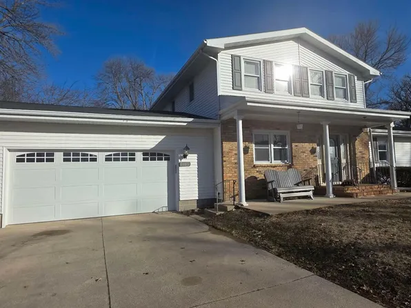 1106 Foothills Cir, Albert Lea, MN 56007