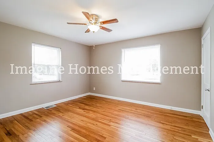 8587 Kenwood Rd — Photo 9