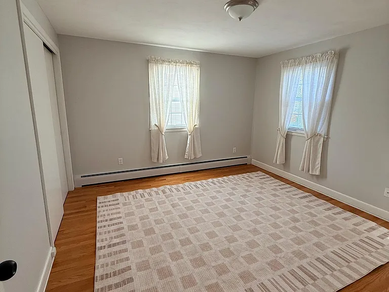 24 Dean Dr — Photo 13