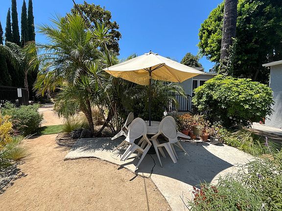 4th image of 5051 Whitsett Ave #5053