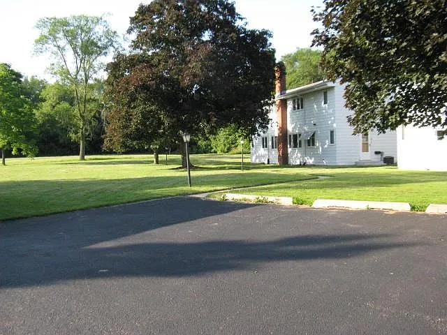 644 W South St — Photo 13
