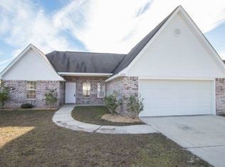 2212 Paula Cir, Ocean Springs, MS 39564