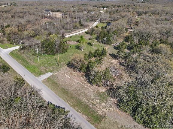 2nd image of 32351 Meadowood Dr
