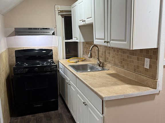 3rd image of 948 Park Ave #3