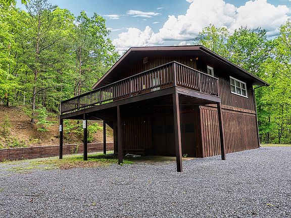 4th image of 17046 Shaw Ln