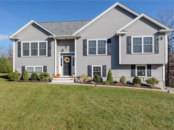 13 Carltons Trl, Smithfield, RI 02917