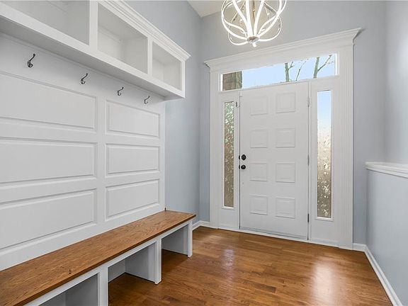 3rd image of 83 Beach Dr