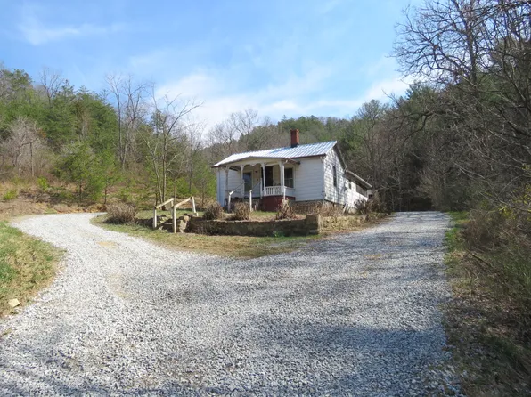 756 Craig Valley Dr, Catawba, VA 24070