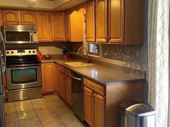 3rd image of 6717 Bonnie Bay Cir