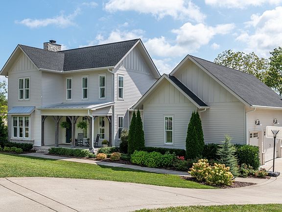 3rd image of 217 Gilchrist South Cir