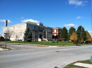 405-407 S Blackhoof St, Wapakoneta, OH 45895