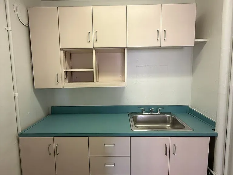 King Edward Annex Apartments — Photo 26