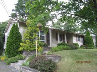 61 Applewood Dr, Meriden, CT 06450