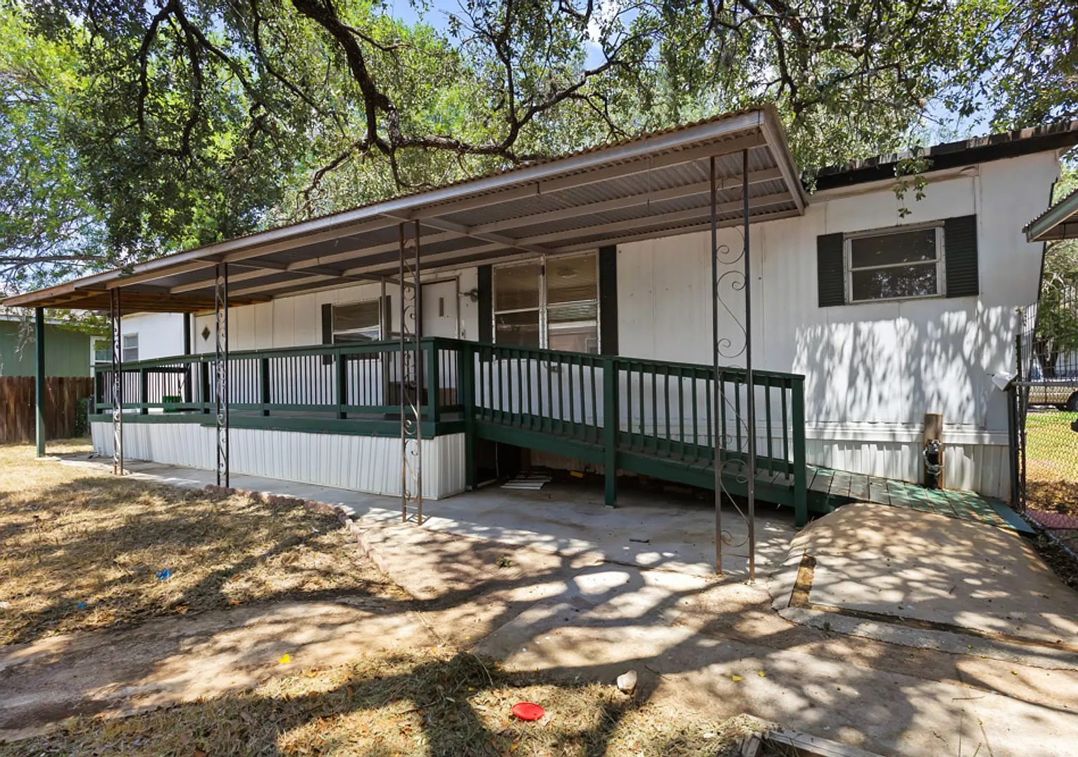 2 Bedroom/1 Bath Manufactured home in San Pedro North Mobile Home — Photo 3