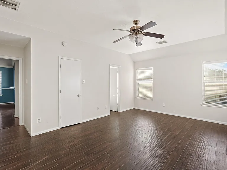 5823 Creektrace Ln — Photo 13