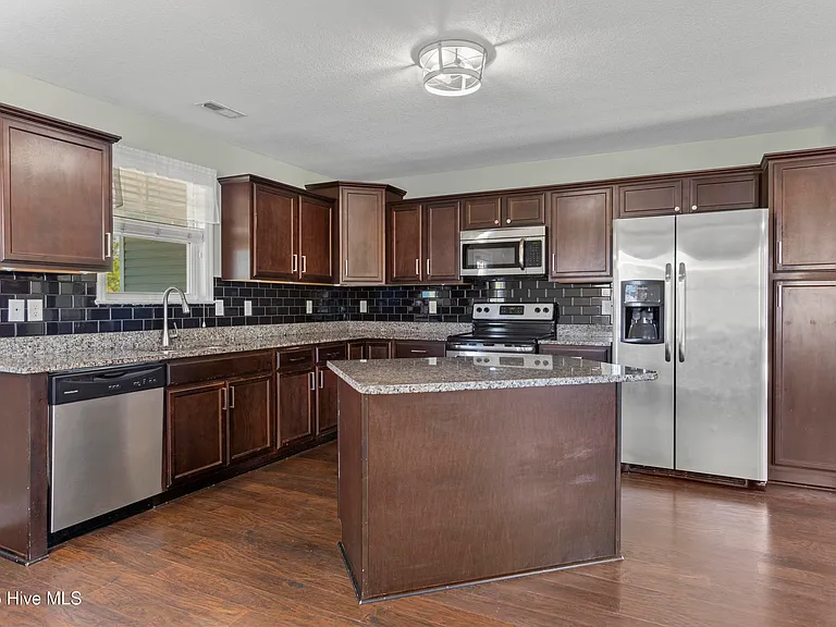 706 Ashley Meadow Ln — Photo 8