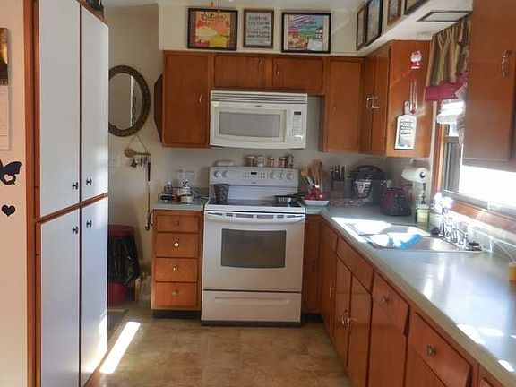 5th image of 404 1st St NE