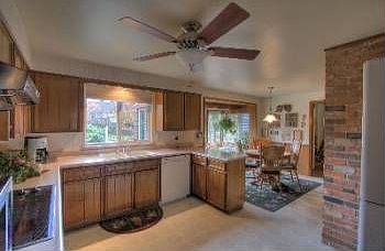 4th image of 1318 Mar Vista Dr