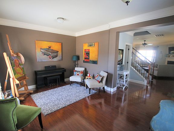 2nd image of 5 Majestic Oak Ct