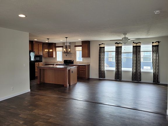4th image of 1585 Ray Blvd #693
