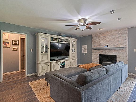 4th image of 433 Lakeview Dr
