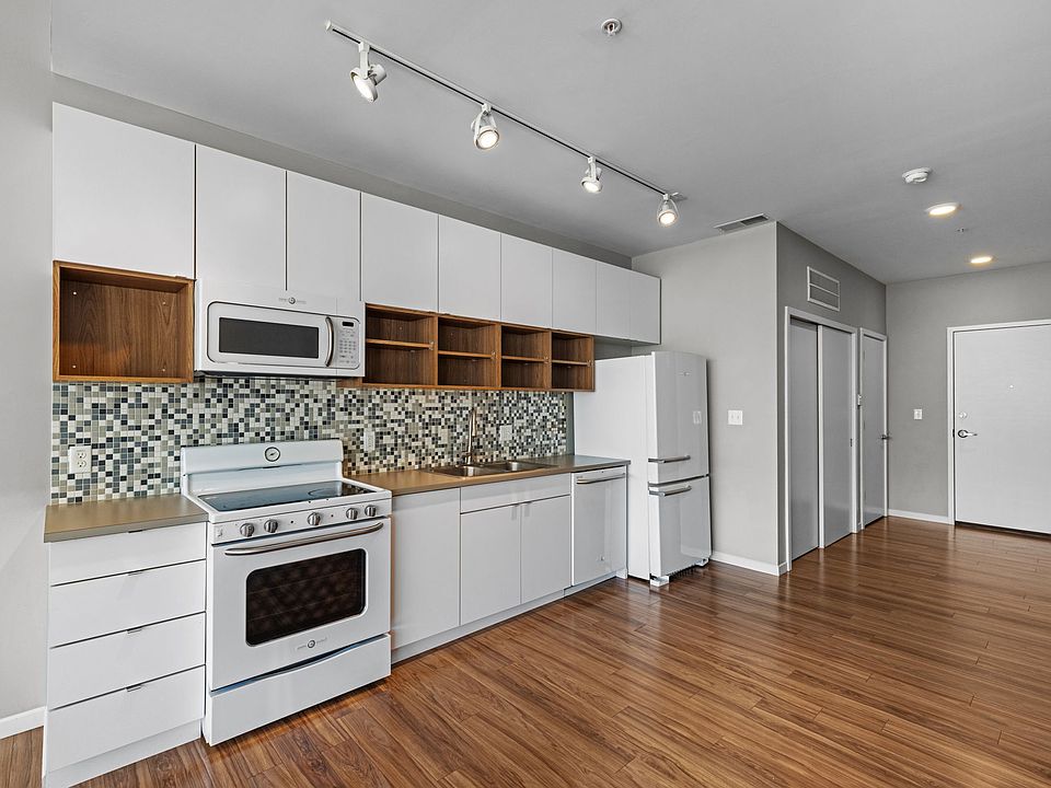 1st image of 4100 Lindell Blvd #11295810
