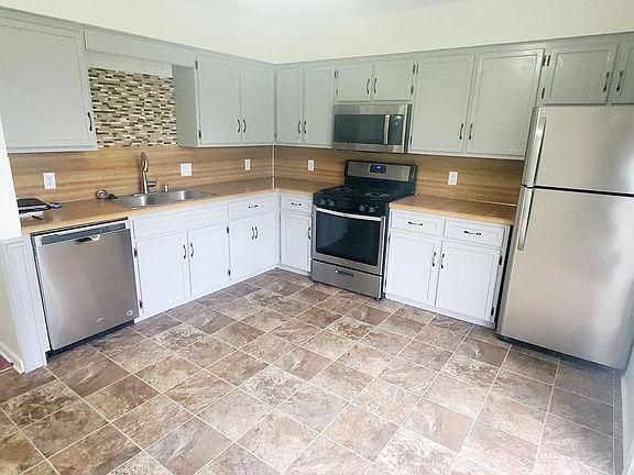 4th image of 3581 Peck St SW #3581