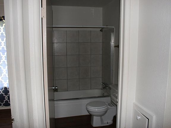 4th image of 1613 Pinewood Dr