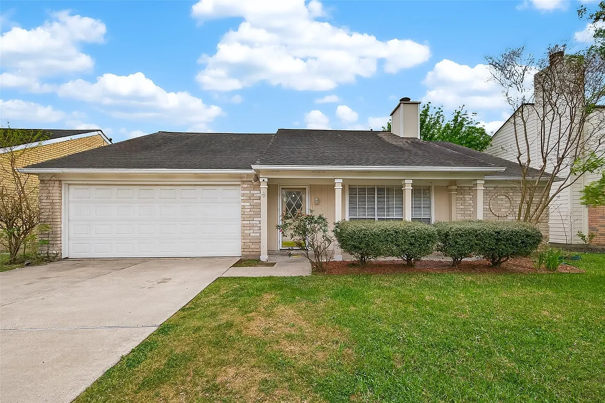 Building Photo - 12215 Fetlock Dr