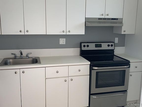 3rd image of 2903 NE 163rd St APT 606