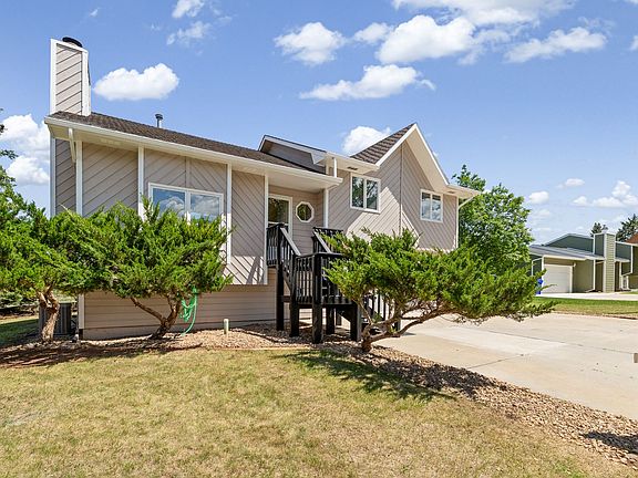 4th image of 3704 Meadowbrook Dr