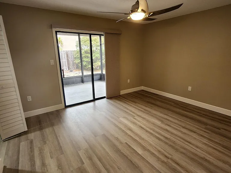 304 Wilson Ave — Photo 12