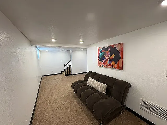 3275 W Hawthorne Pl — Photo 20