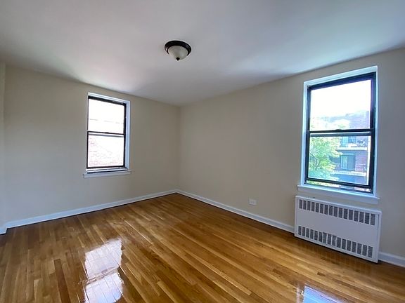 4th image of 140-55 Burden Cres #22F