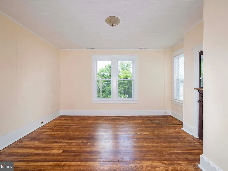222 W Main St — Photo 51
