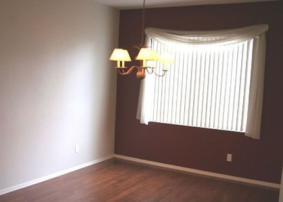 3rd image of 36006 Kiel Ct